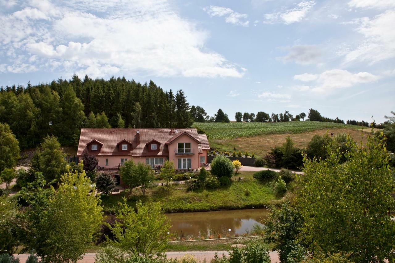 Resort Holiday Natural - Gosciniec Zacisze Chmielno Exterior photo